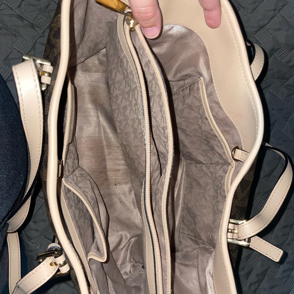 Purse - Picture 3 of 3